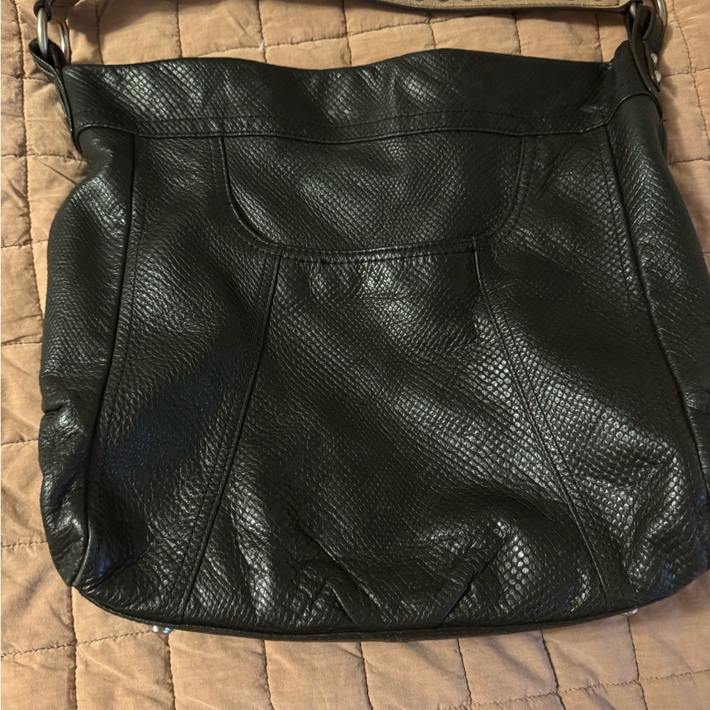 Elegant Black Leather Shoulder Bag